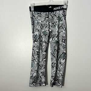 Nike Pro Black White Snakeskin Cropped Capri Leggings Women's size S